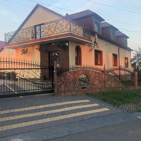 Apartamenty U Maksa Krzywcza Ngoại thất bức ảnh
